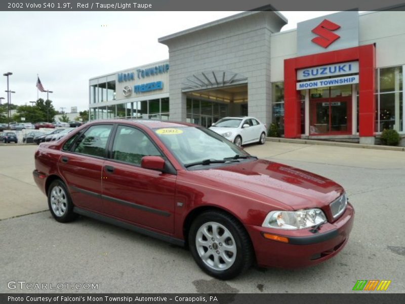Red / Taupe/Light Taupe 2002 Volvo S40 1.9T
