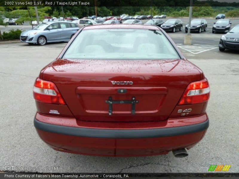 Red / Taupe/Light Taupe 2002 Volvo S40 1.9T