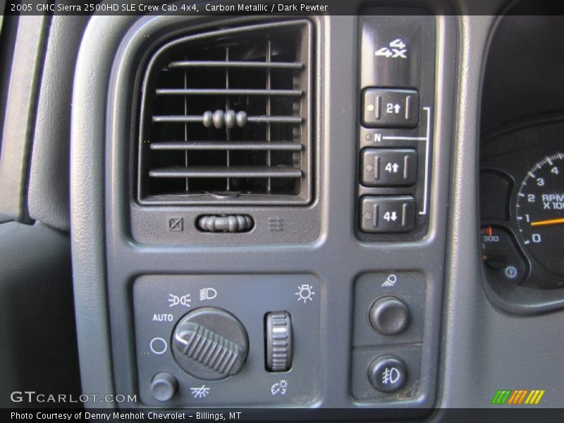 Controls of 2005 Sierra 2500HD SLE Crew Cab 4x4
