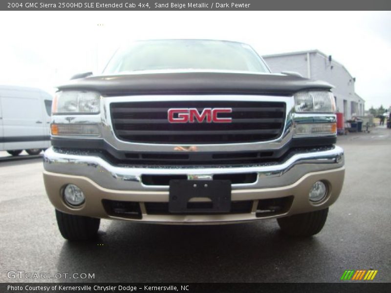 Sand Beige Metallic / Dark Pewter 2004 GMC Sierra 2500HD SLE Extended Cab 4x4