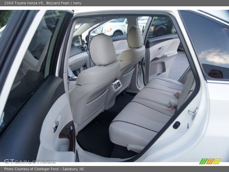 Blizzard Pearl / Ivory 2009 Toyota Venza V6