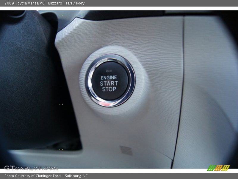 Blizzard Pearl / Ivory 2009 Toyota Venza V6
