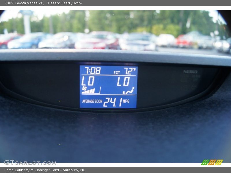 Blizzard Pearl / Ivory 2009 Toyota Venza V6