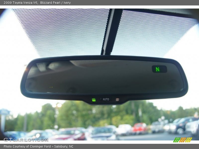 Blizzard Pearl / Ivory 2009 Toyota Venza V6