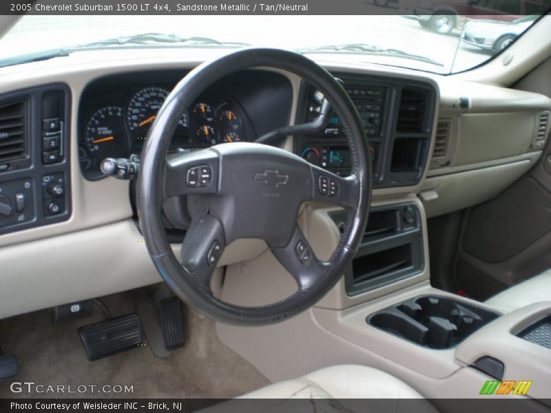Sandstone Metallic / Tan/Neutral 2005 Chevrolet Suburban 1500 LT 4x4