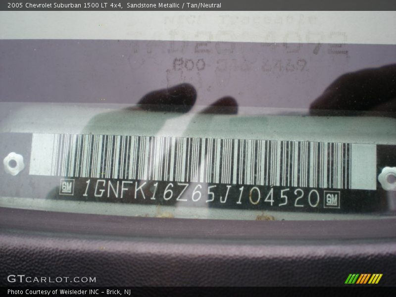 Sandstone Metallic / Tan/Neutral 2005 Chevrolet Suburban 1500 LT 4x4