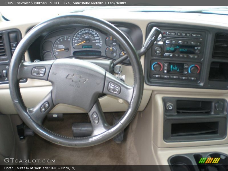 Sandstone Metallic / Tan/Neutral 2005 Chevrolet Suburban 1500 LT 4x4
