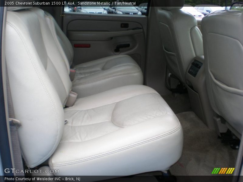 Sandstone Metallic / Tan/Neutral 2005 Chevrolet Suburban 1500 LT 4x4