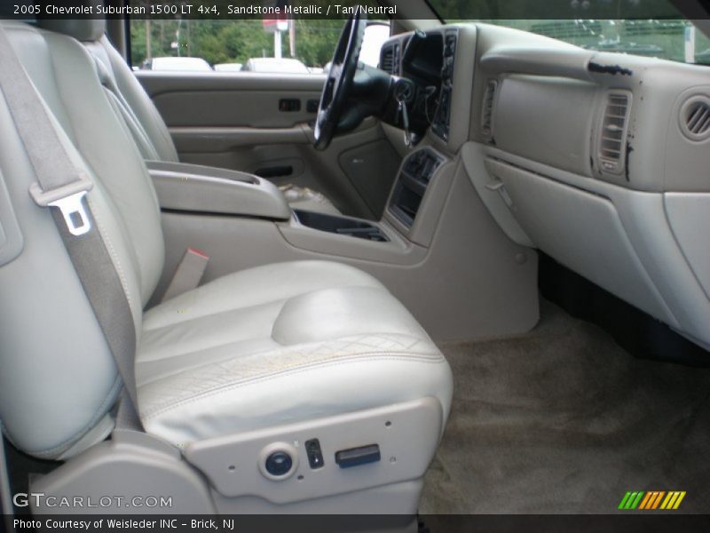 Sandstone Metallic / Tan/Neutral 2005 Chevrolet Suburban 1500 LT 4x4