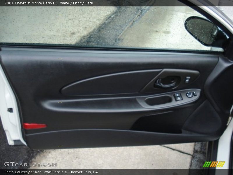 White / Ebony Black 2004 Chevrolet Monte Carlo LS