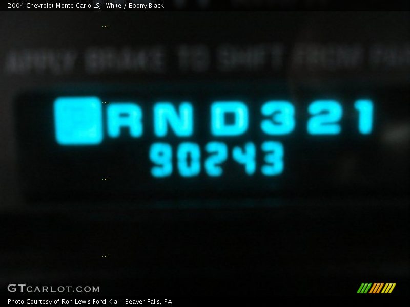 White / Ebony Black 2004 Chevrolet Monte Carlo LS