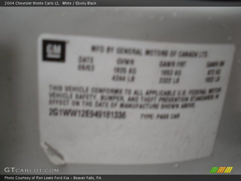 White / Ebony Black 2004 Chevrolet Monte Carlo LS