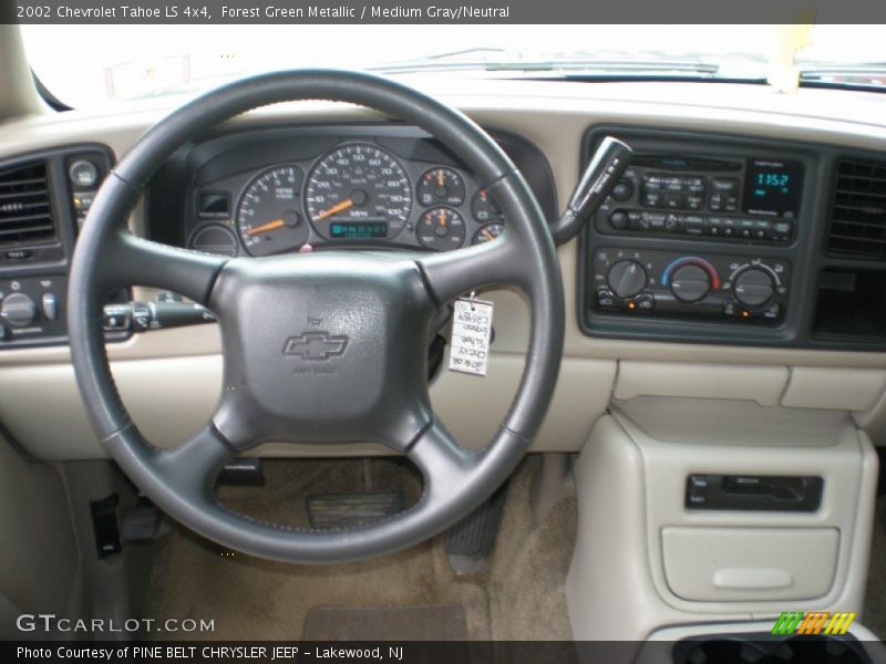 Forest Green Metallic / Medium Gray/Neutral 2002 Chevrolet Tahoe LS 4x4
