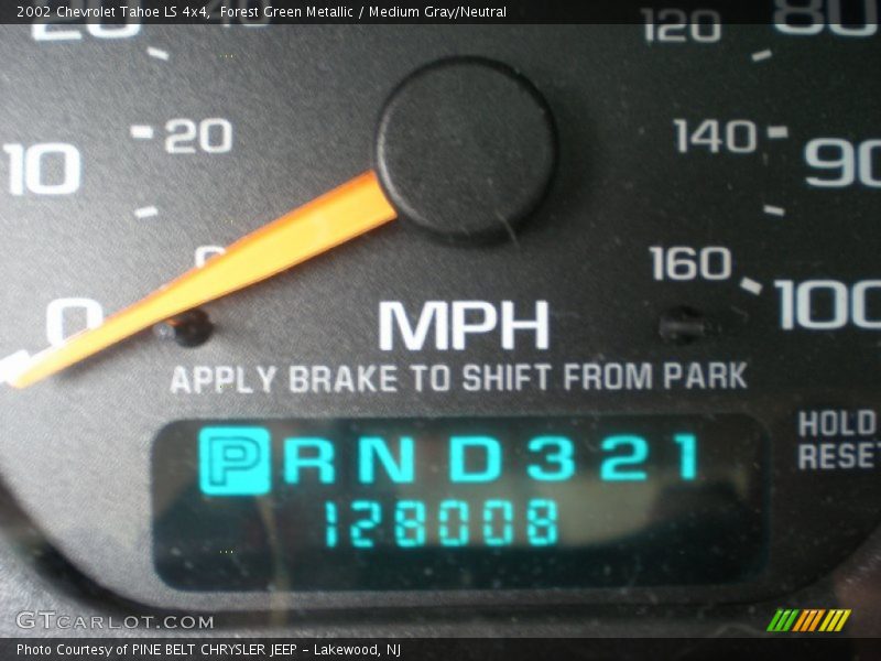 Forest Green Metallic / Medium Gray/Neutral 2002 Chevrolet Tahoe LS 4x4