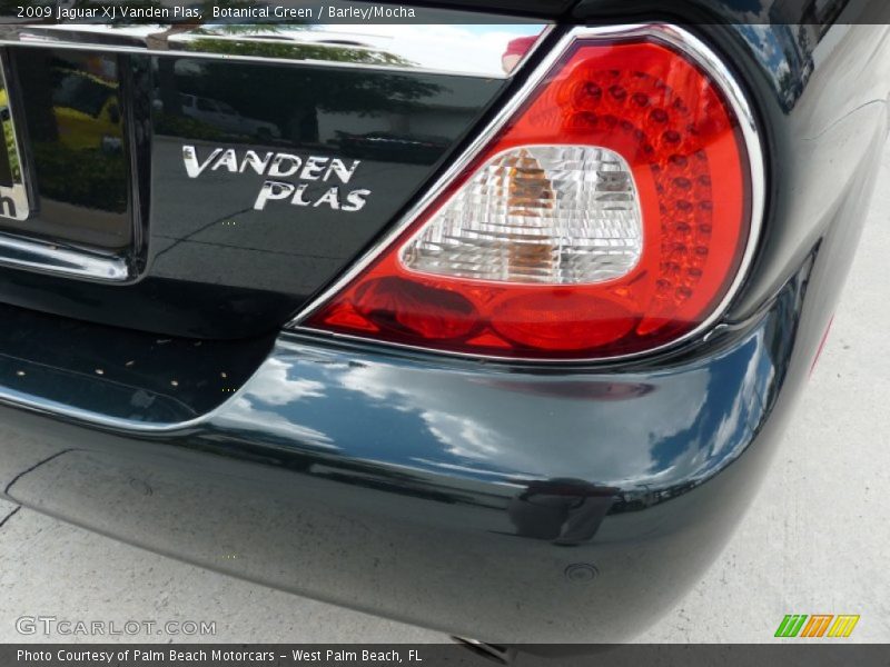 Botanical Green / Barley/Mocha 2009 Jaguar XJ Vanden Plas