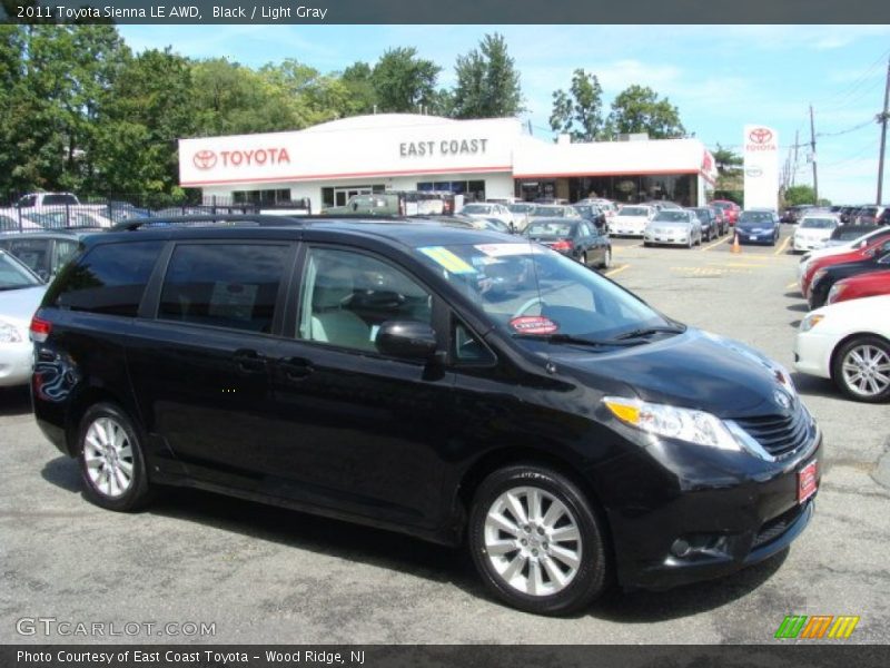 Black / Light Gray 2011 Toyota Sienna LE AWD