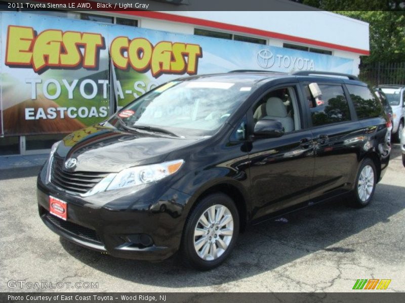 Black / Light Gray 2011 Toyota Sienna LE AWD