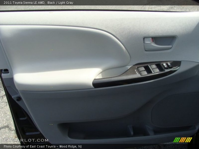 Black / Light Gray 2011 Toyota Sienna LE AWD