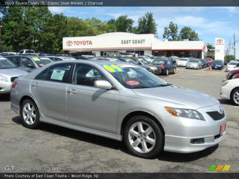 Classic Silver Metallic / Charcoal 2009 Toyota Camry SE