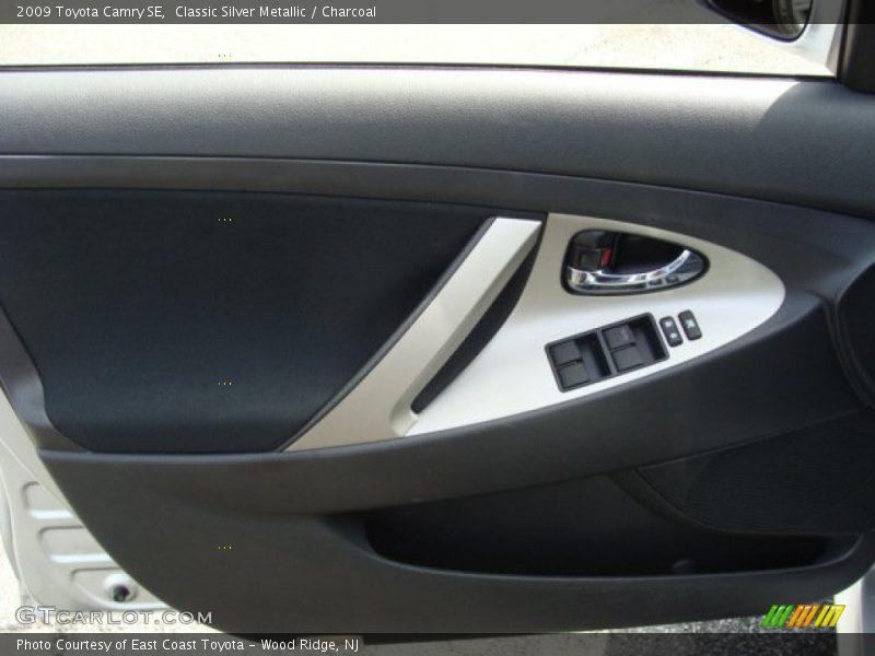 Classic Silver Metallic / Charcoal 2009 Toyota Camry SE