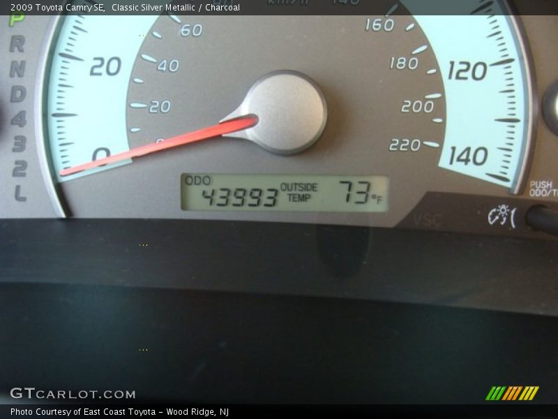 Classic Silver Metallic / Charcoal 2009 Toyota Camry SE