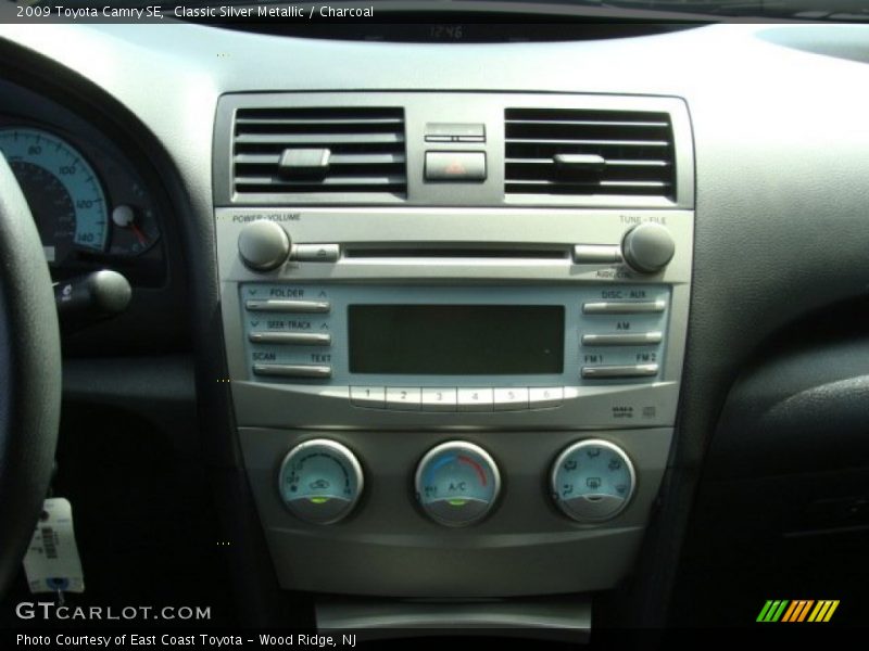 Classic Silver Metallic / Charcoal 2009 Toyota Camry SE