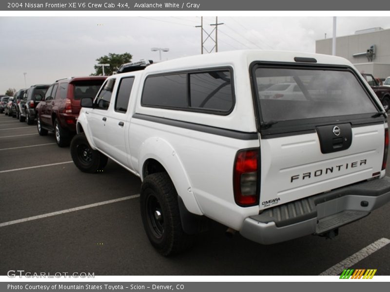 Avalanche White / Gray 2004 Nissan Frontier XE V6 Crew Cab 4x4