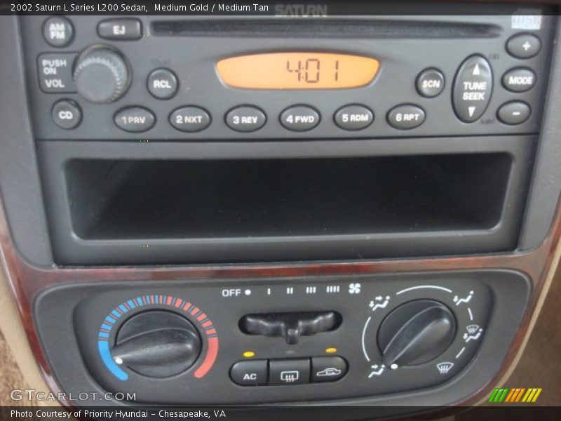 Medium Gold / Medium Tan 2002 Saturn L Series L200 Sedan