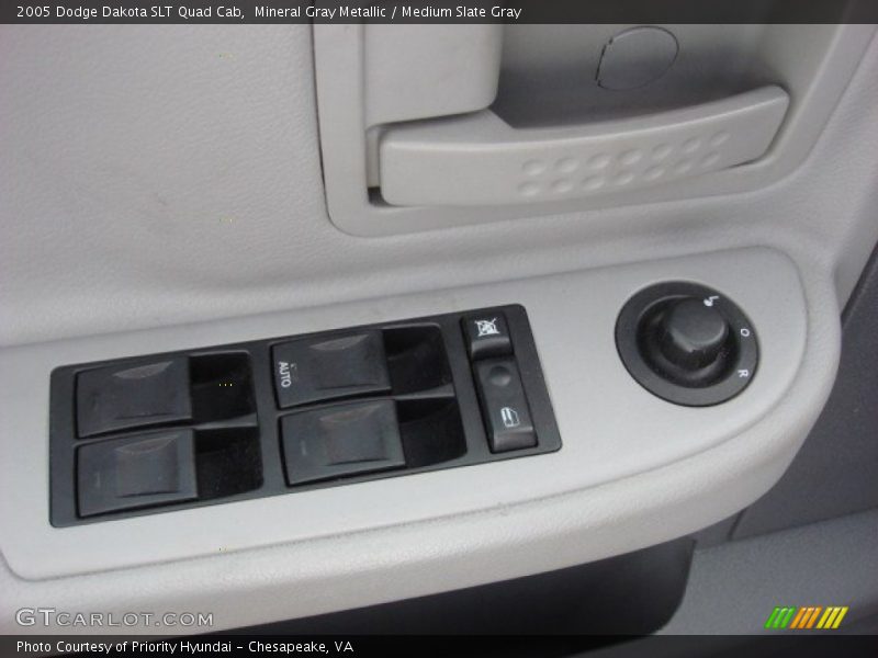 Mineral Gray Metallic / Medium Slate Gray 2005 Dodge Dakota SLT Quad Cab