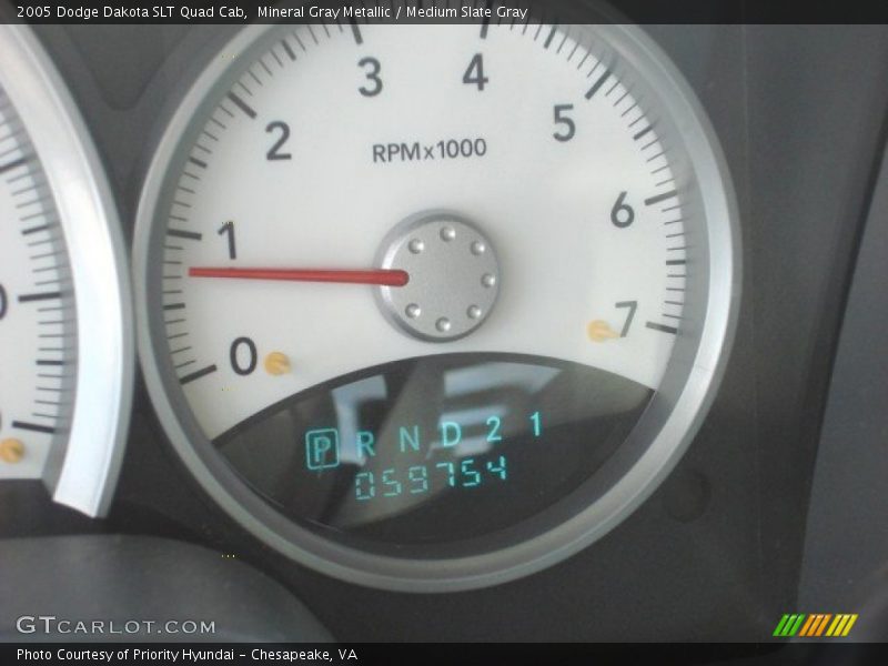Mineral Gray Metallic / Medium Slate Gray 2005 Dodge Dakota SLT Quad Cab