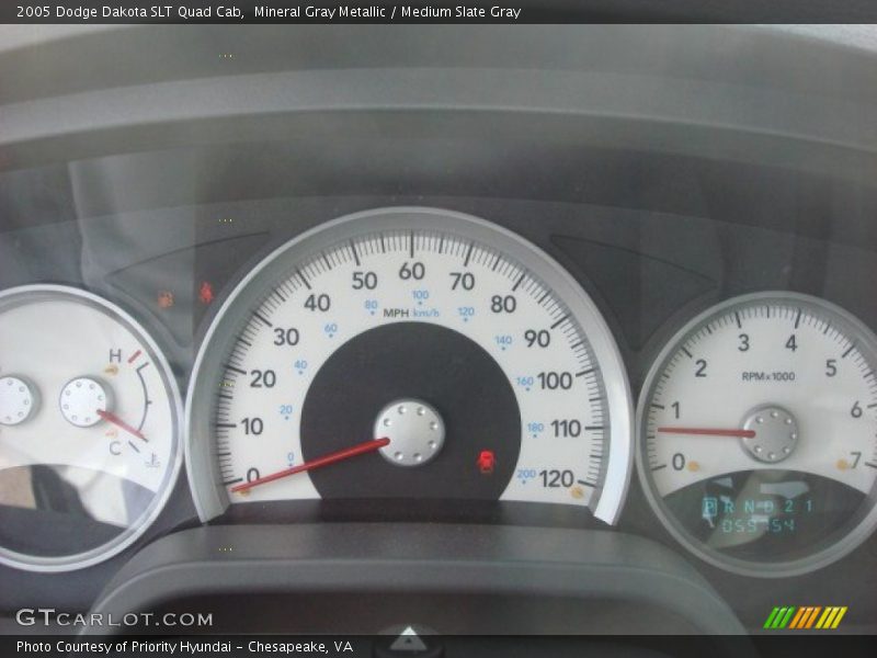 Mineral Gray Metallic / Medium Slate Gray 2005 Dodge Dakota SLT Quad Cab
