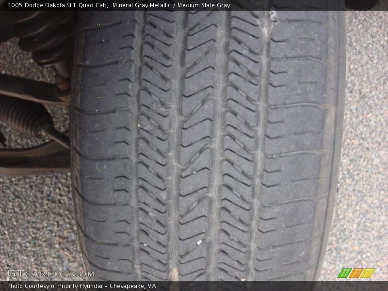 Mineral Gray Metallic / Medium Slate Gray 2005 Dodge Dakota SLT Quad Cab