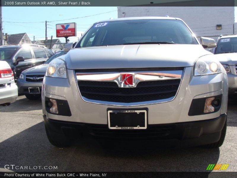 Silver Pearl / Black 2008 Saturn Outlook XR AWD