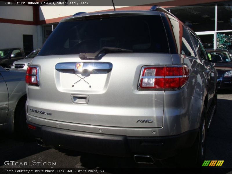 Silver Pearl / Black 2008 Saturn Outlook XR AWD