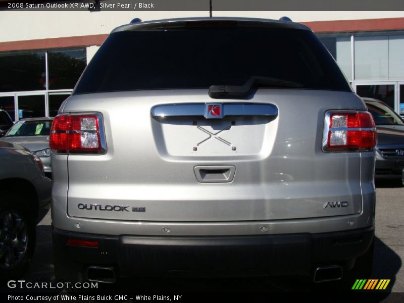 Silver Pearl / Black 2008 Saturn Outlook XR AWD