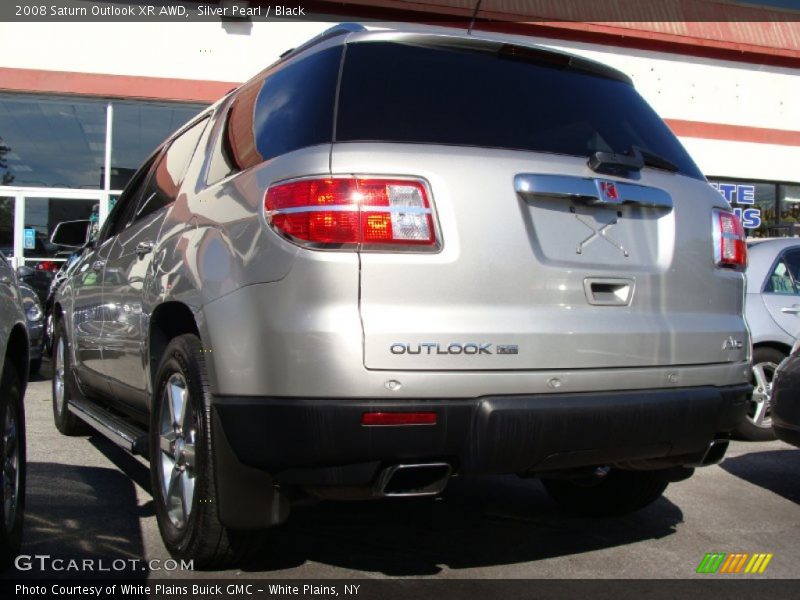 Silver Pearl / Black 2008 Saturn Outlook XR AWD
