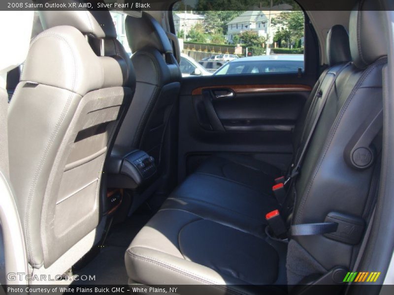 Silver Pearl / Black 2008 Saturn Outlook XR AWD