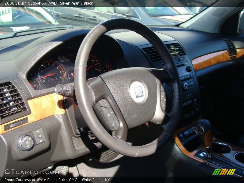 Silver Pearl / Black 2008 Saturn Outlook XR AWD