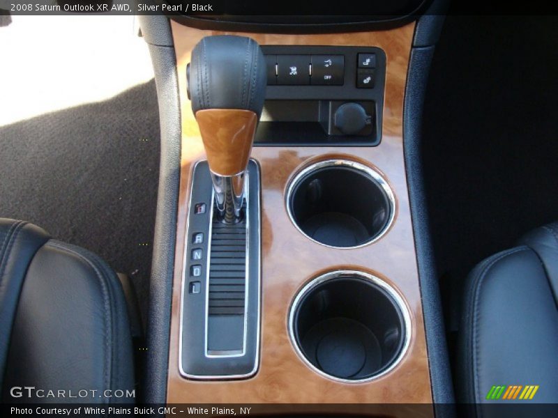 Silver Pearl / Black 2008 Saturn Outlook XR AWD
