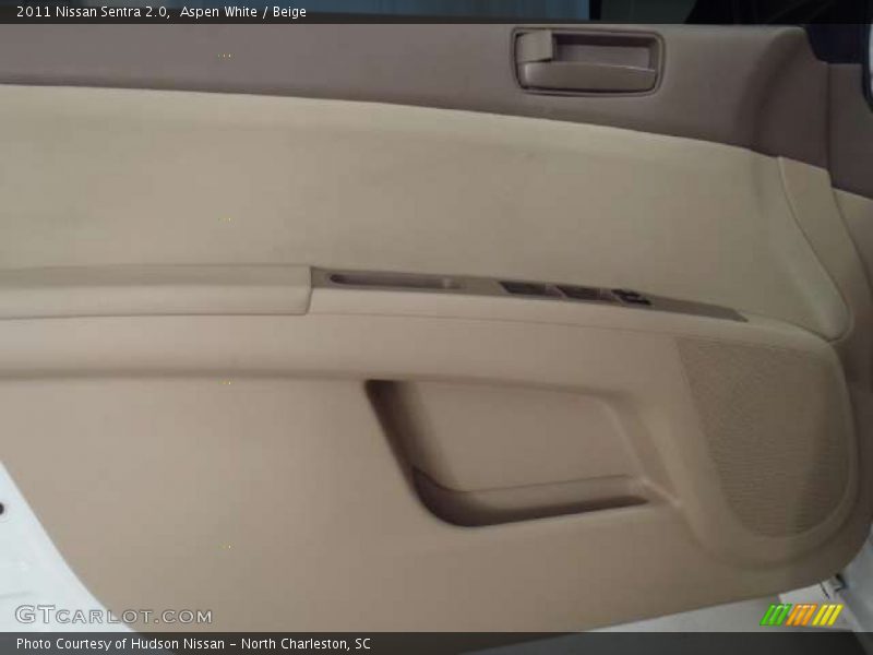 Aspen White / Beige 2011 Nissan Sentra 2.0