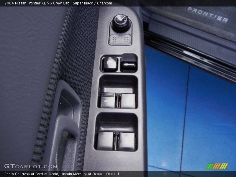 Super Black / Charcoal 2004 Nissan Frontier XE V6 Crew Cab