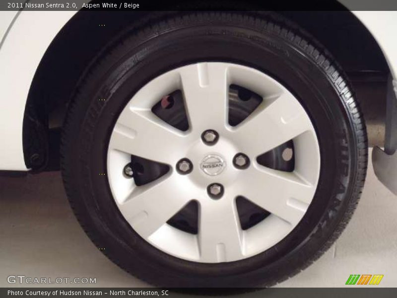 Aspen White / Beige 2011 Nissan Sentra 2.0