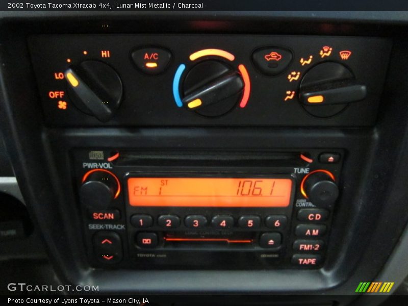 Lunar Mist Metallic / Charcoal 2002 Toyota Tacoma Xtracab 4x4