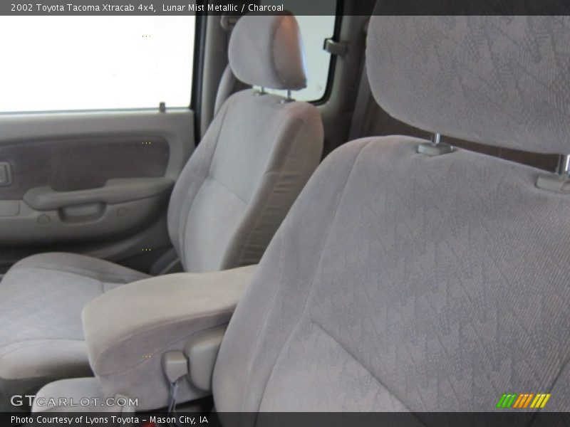 Lunar Mist Metallic / Charcoal 2002 Toyota Tacoma Xtracab 4x4