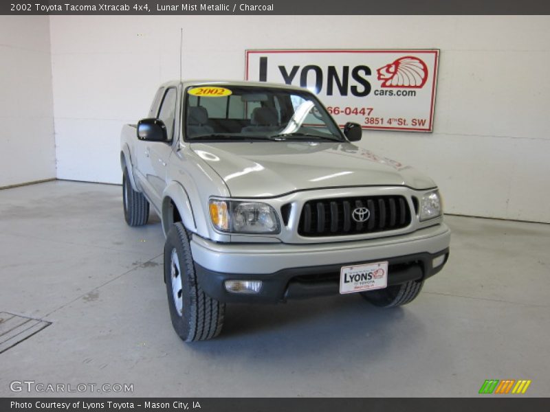 Lunar Mist Metallic / Charcoal 2002 Toyota Tacoma Xtracab 4x4