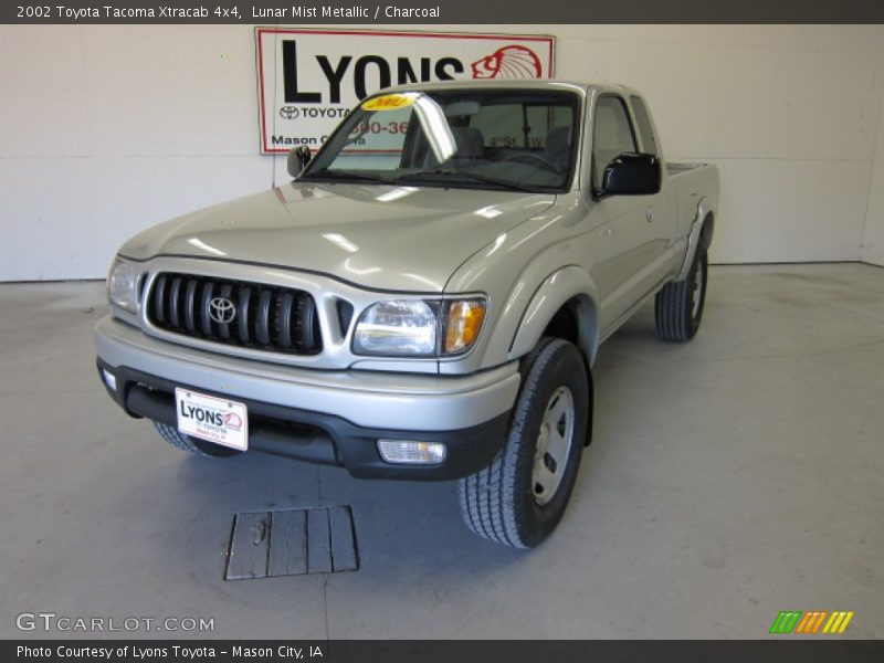 Lunar Mist Metallic / Charcoal 2002 Toyota Tacoma Xtracab 4x4