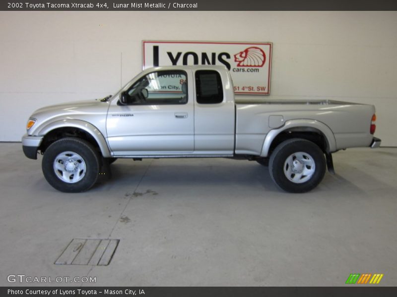 Lunar Mist Metallic / Charcoal 2002 Toyota Tacoma Xtracab 4x4