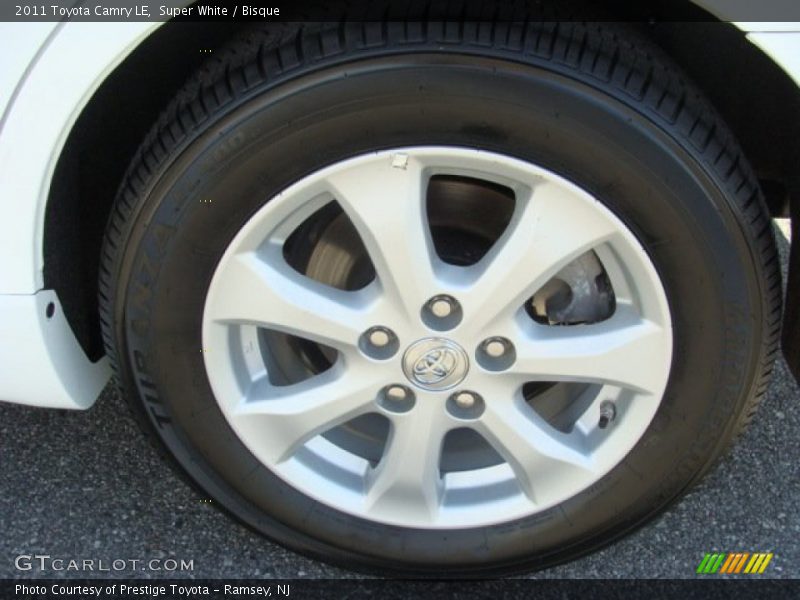 Super White / Bisque 2011 Toyota Camry LE