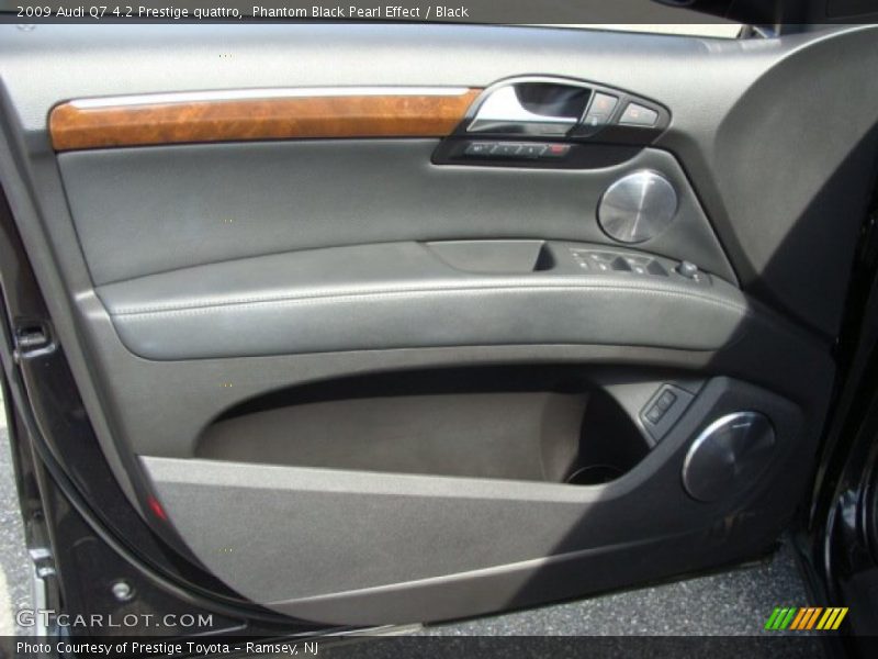 Door Panel of 2009 Q7 4.2 Prestige quattro