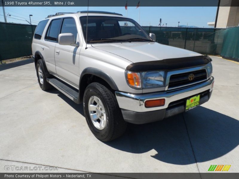 White / Oak 1998 Toyota 4Runner SR5